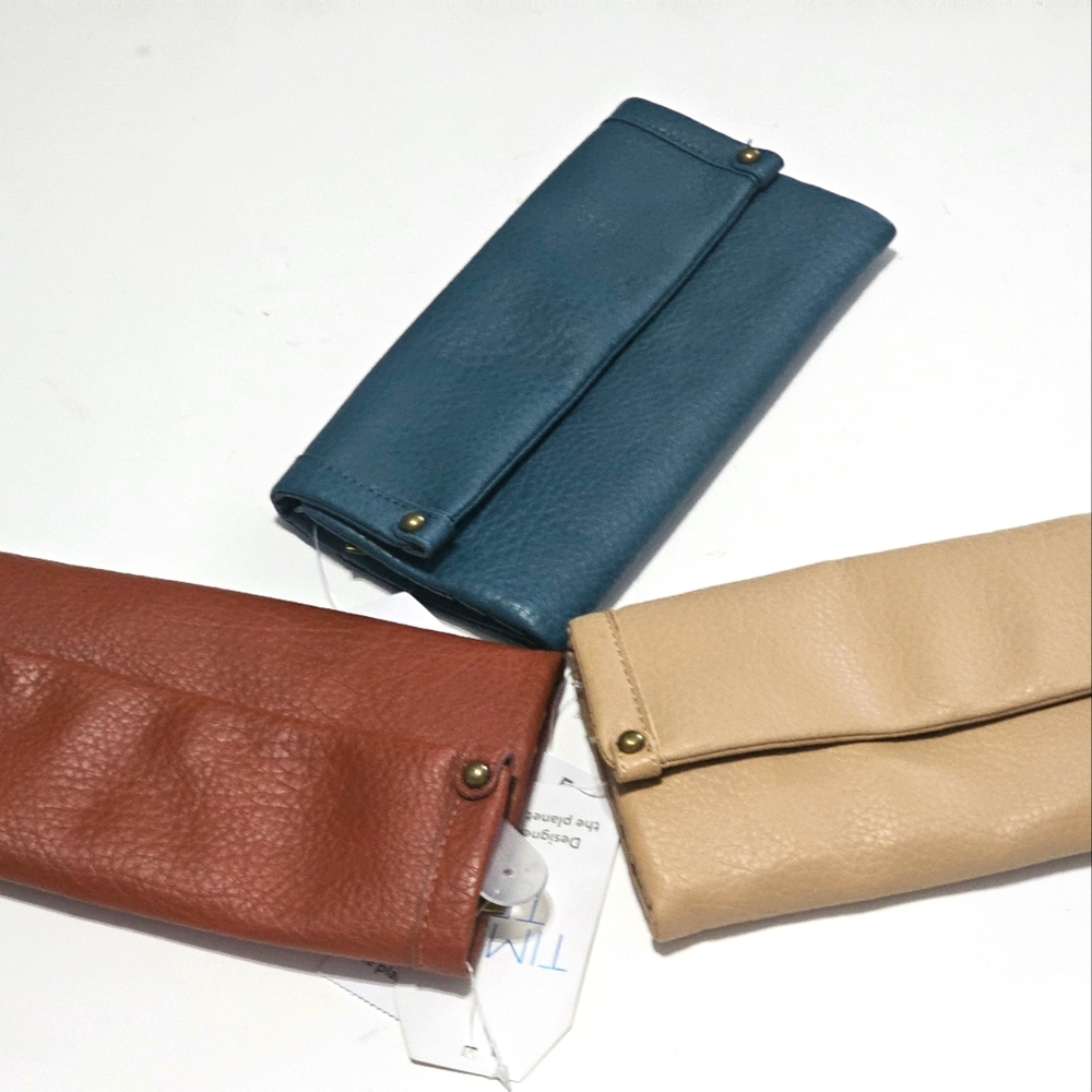 Women Time & Tru Antimicrobial Tri-Fold Farrah Flap Front WalletBrown,Blue,skin